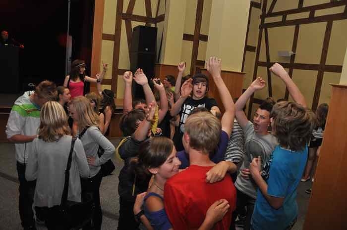 Coole Junge Party im Klubhaus