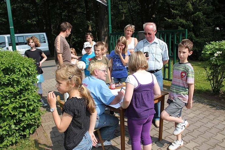 Buntes Treiben bei den Falken