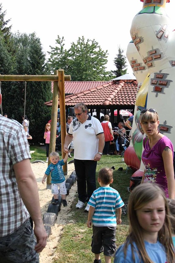 Buntes Treiben bei den Falken