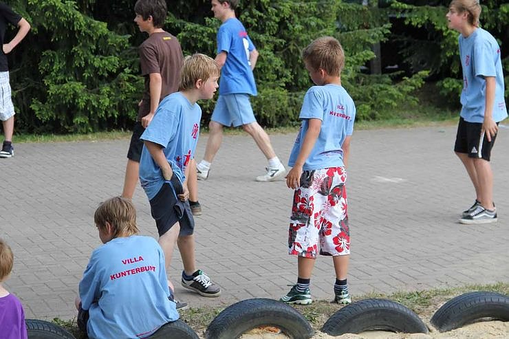 Buntes Treiben bei den Falken