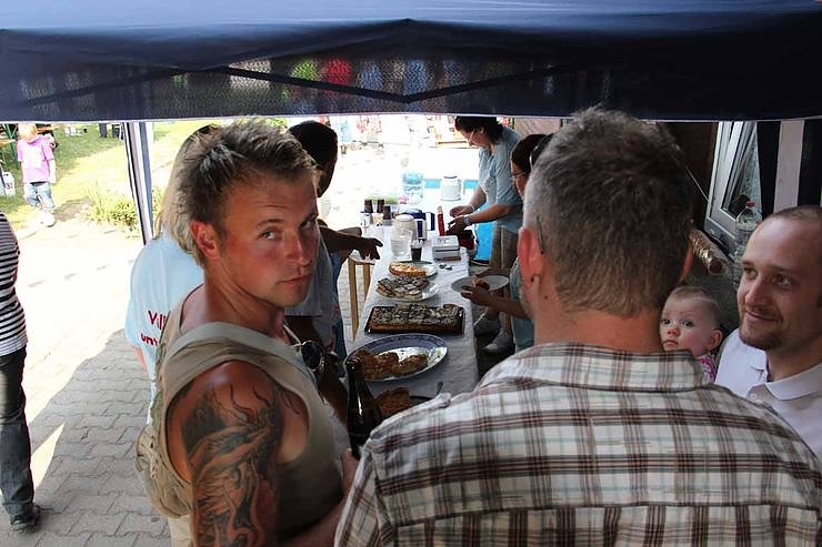 Buntes Treiben bei den Falken