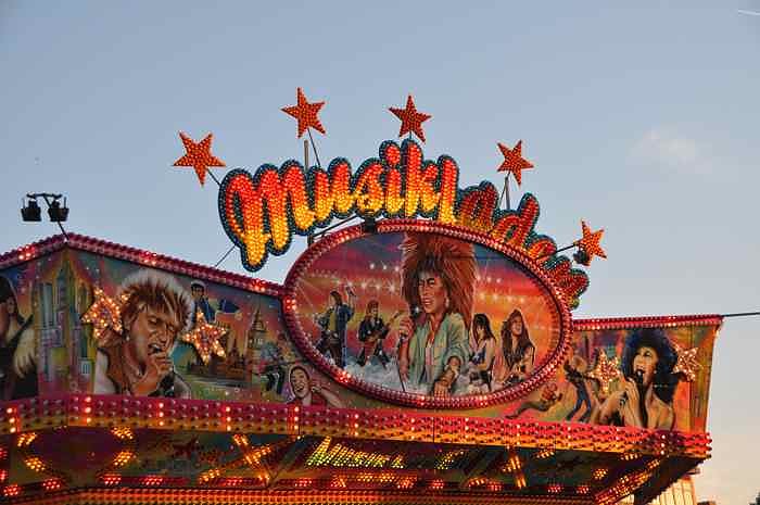 Frauen-Nacht auf den Jahrmarkt