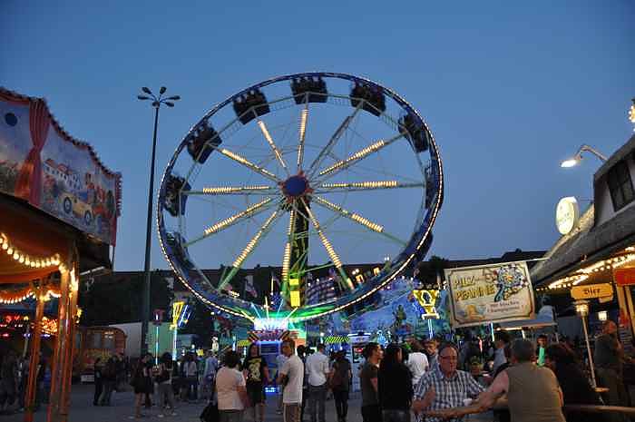 Frauen-Nacht auf den Jahrmarkt