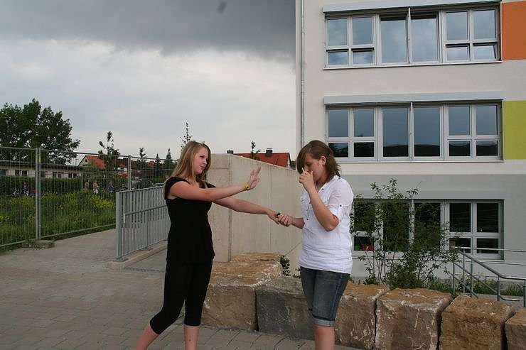 H&ouml;r� auf, ich helfe dir auch dabei!