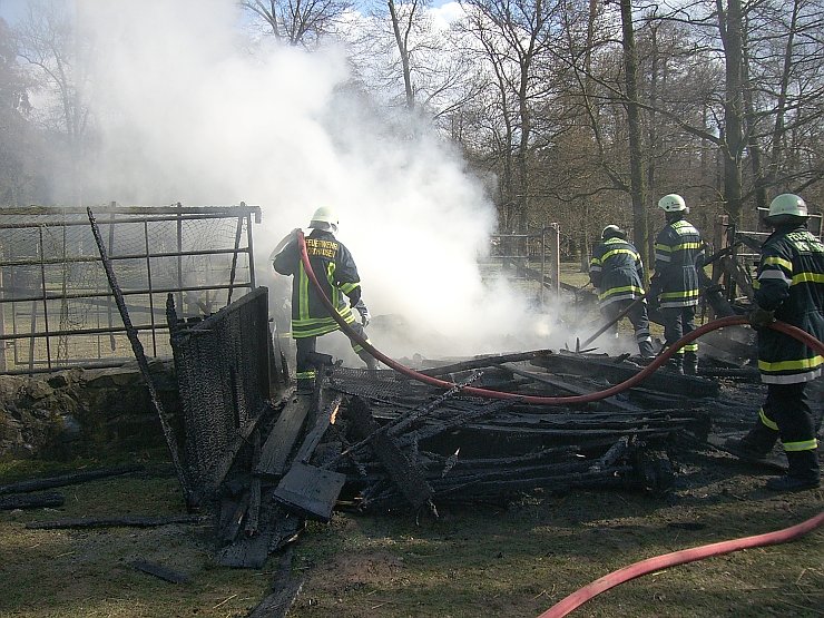 V&ouml;llig zerst&ouml;rt: Die Unterkunft der Rehe