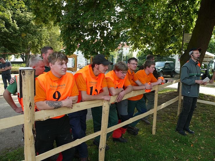 Waldarbeiter suchen ihren Meister