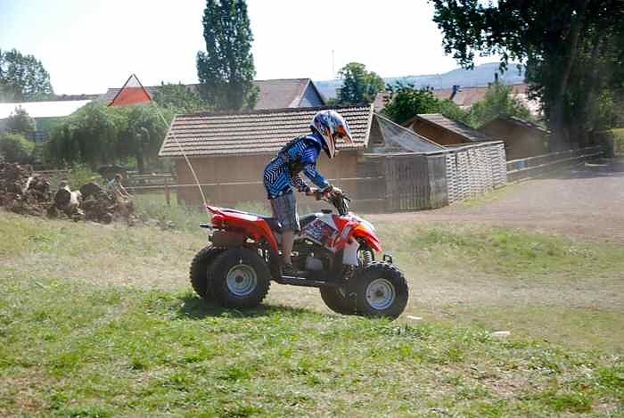 Bikes auf dem Scheunenhof