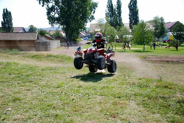 Bikes auf dem Scheunenhof