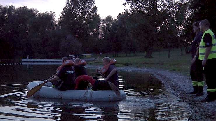 Suche am und auf dem See
