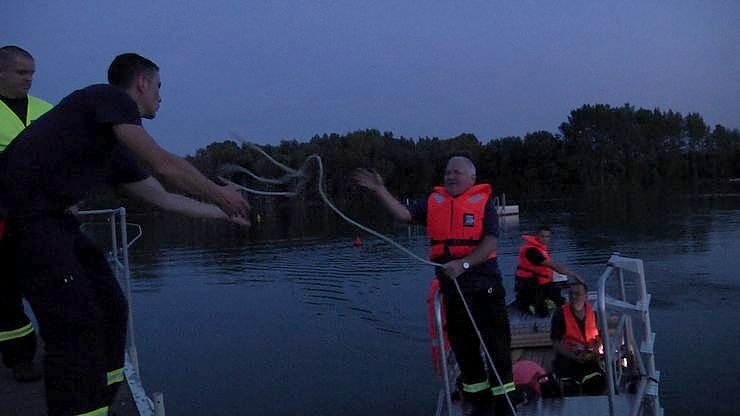 Suche am und auf dem See