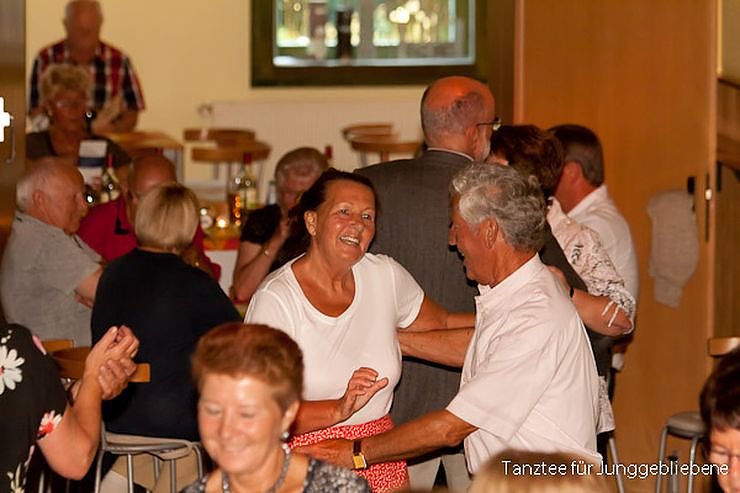 Tanztee im Klubhaus