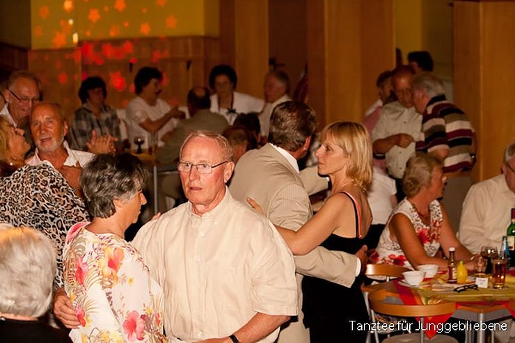 Tanztee im Klubhaus