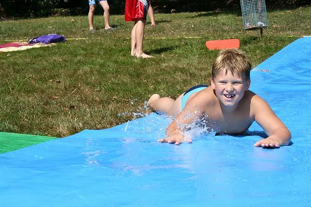 Kinder au&szlig;er Rand und B(r)and