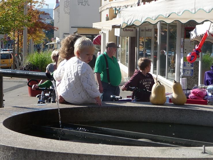 Markt zwischen Rath&auml;usern