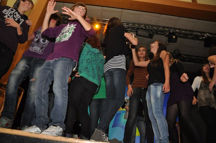 Junge Party im Klubhaus