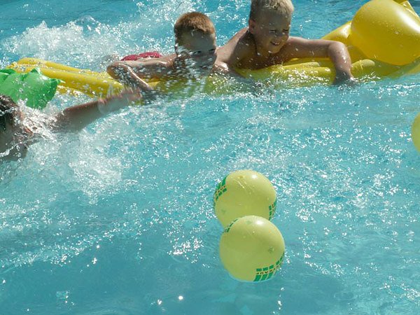 Schwimmbad Gro&szlig;furra