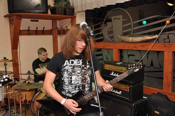 Hardcore im Alten Konsum Leimbach