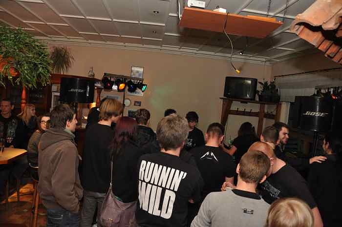 Hardcore im Alten Konsum Leimbach