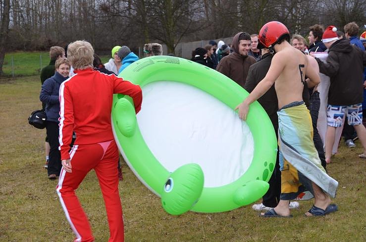 Eisbaden am Kiesteich