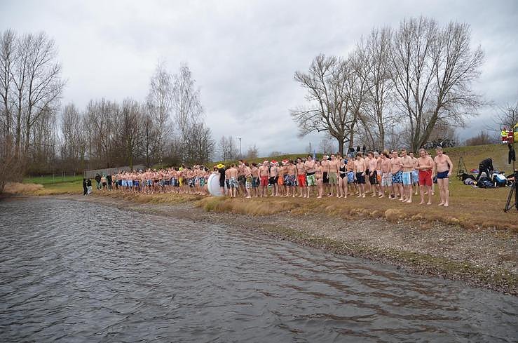 Eisbaden am Kiesteich