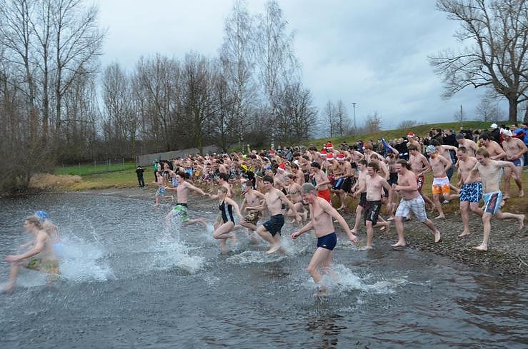 Eisbaden am Kiesteich