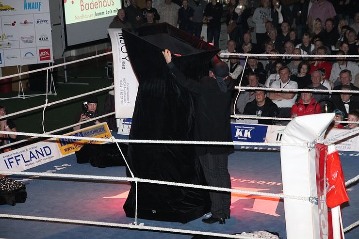 Revanche erk&auml;mpft