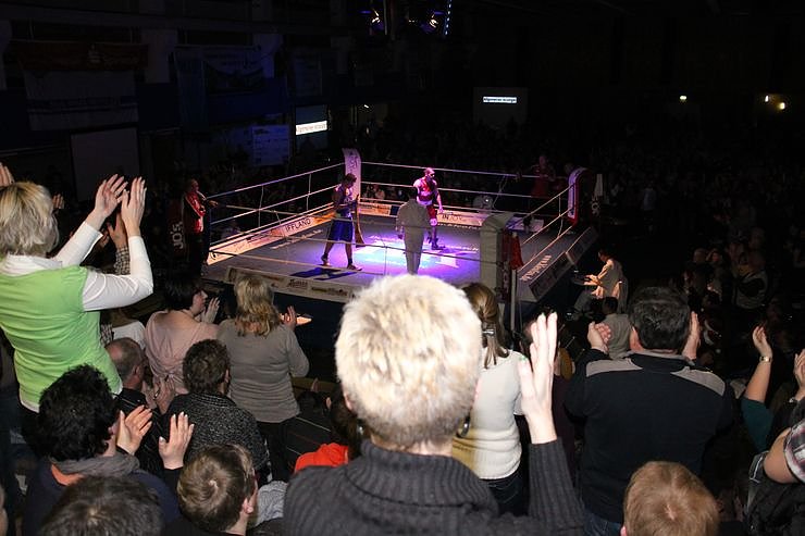 Revanche erk&auml;mpft