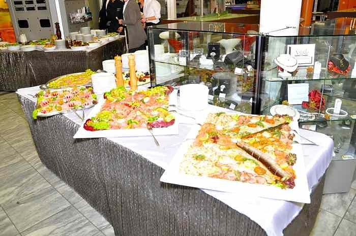 &Auml;rzte- und Apothekerball im Autohaus Peter