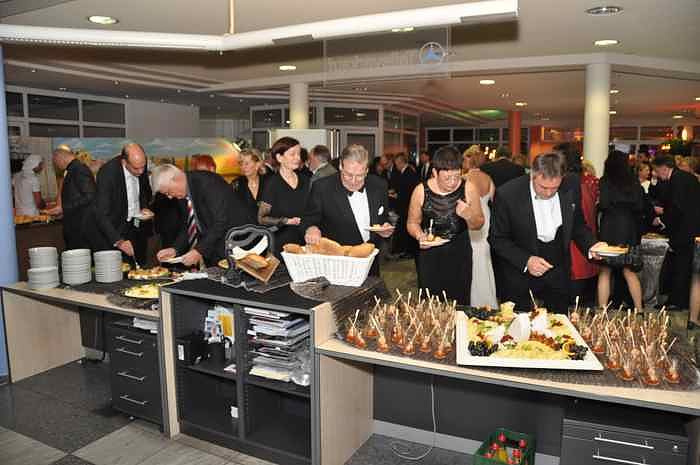 &Auml;rzte- und Apothekerball im Autohaus Peter