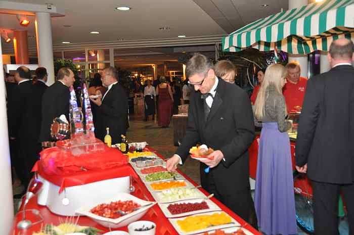 &Auml;rzte- und Apothekerball im Autohaus Peter