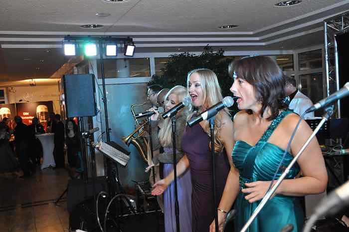 &Auml;rzte- und Apothekerball im Autohaus Peter