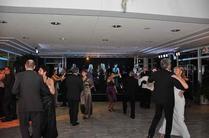 &Auml;rzte- und Apothekerball im Autohaus Peter