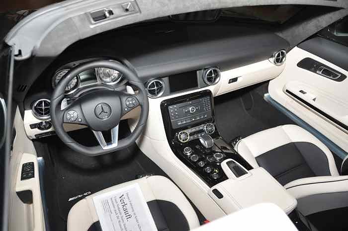 &Auml;rzte- und Apothekerball im Autohaus Peter