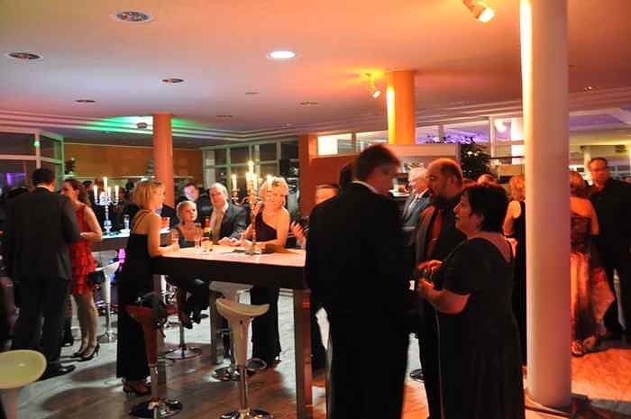 &Auml;rzte- und Apothekerball im Autohaus Peter