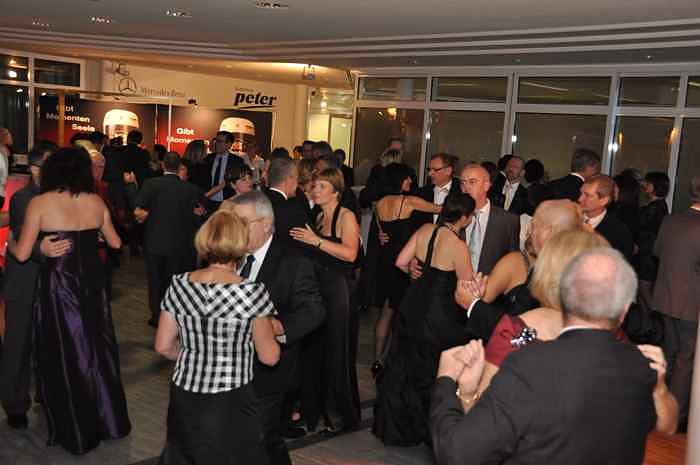&Auml;rzte- und Apothekerball im Autohaus Peter