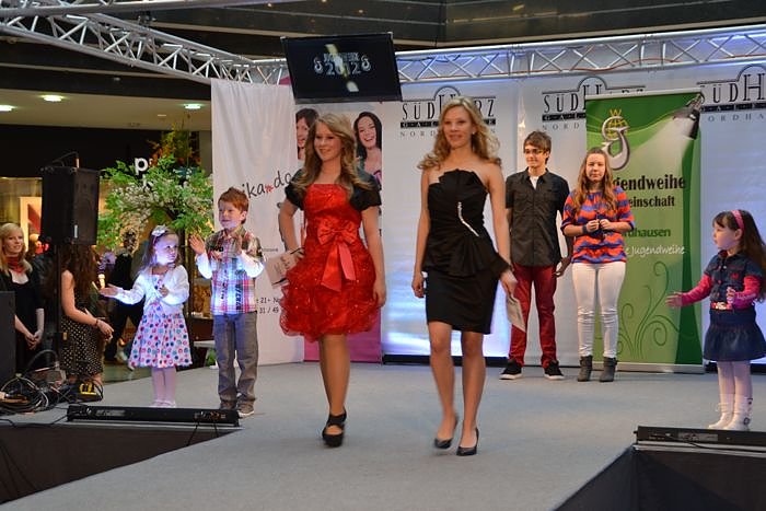 Mode, Mehr und Jugendweihe