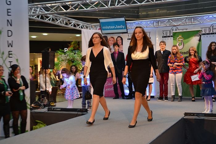 Mode, Mehr und Jugendweihe