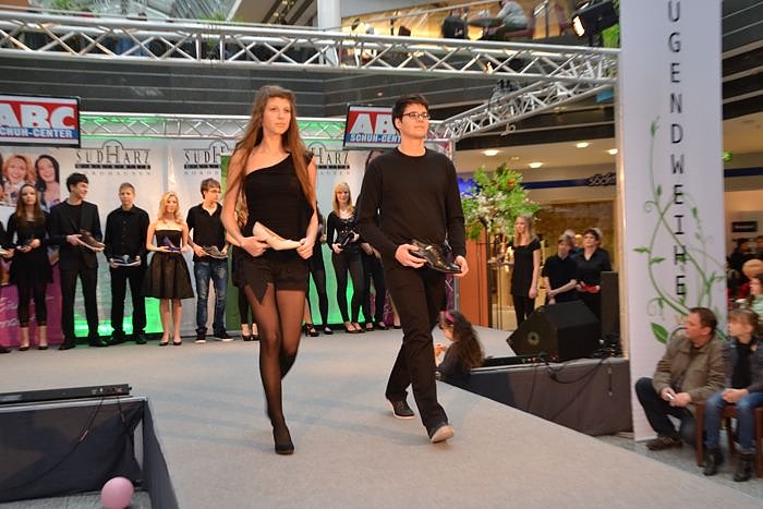 Mode, Mehr und Jugendweihe