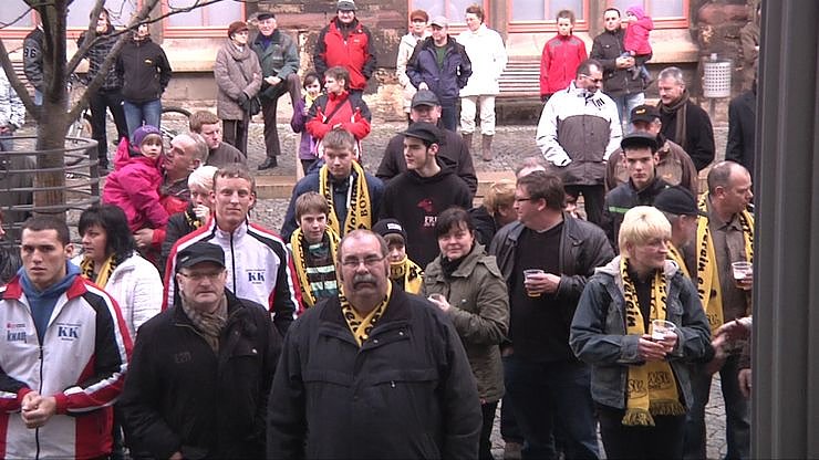 Empfang vor dem Nordh&auml;user Rathaus