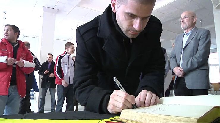 Empfang vor dem Nordh&auml;user Rathaus