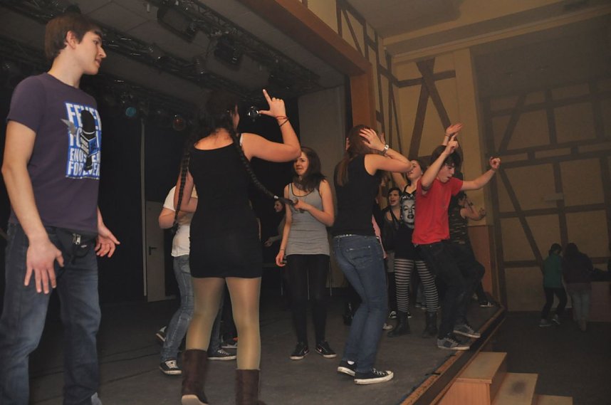 Fette junge Party im Klubhaus