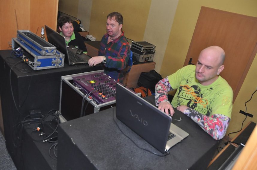 Fette junge Party im Klubhaus