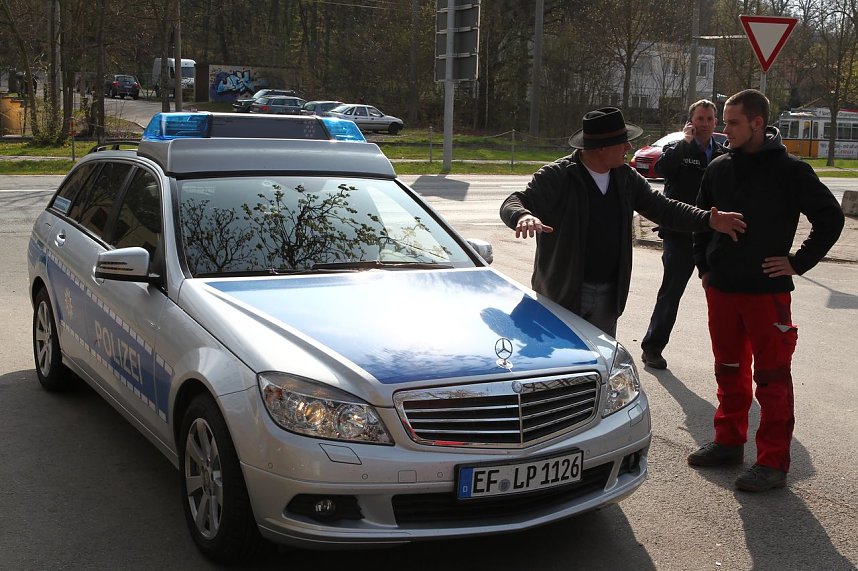 KLaus Polle und Martin Rohn informieren die Polizei