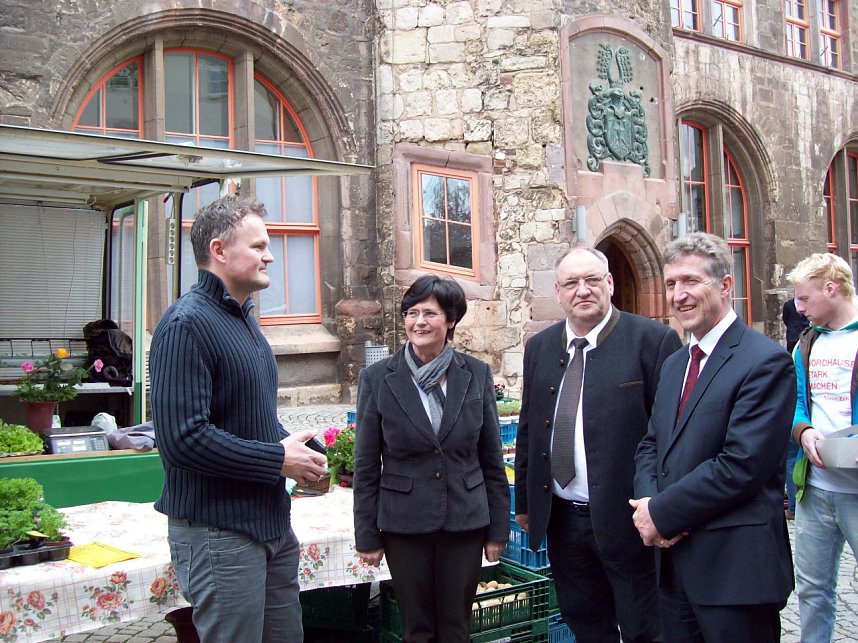 Wahlkampf auf den Rathausplatz