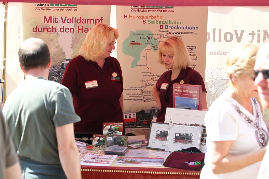 Vor und hinter der B&uuml;hne