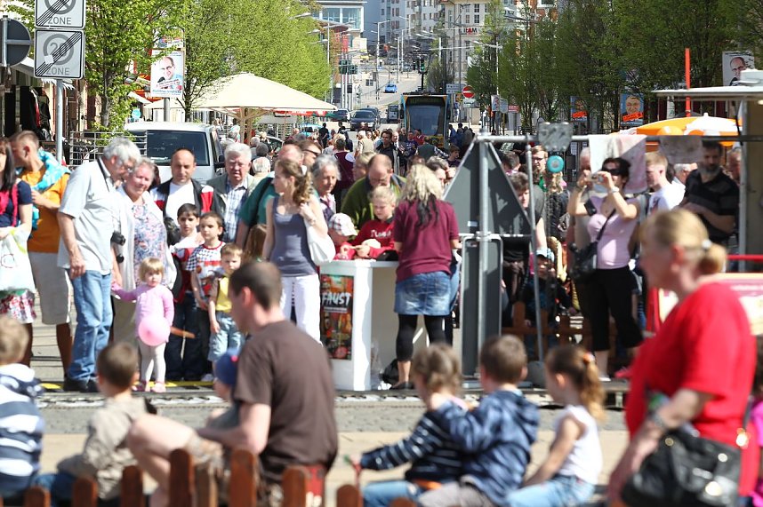 Vor und hinter der B&uuml;hne