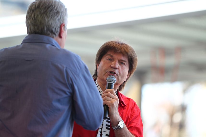 Vor und hinter der B&uuml;hne