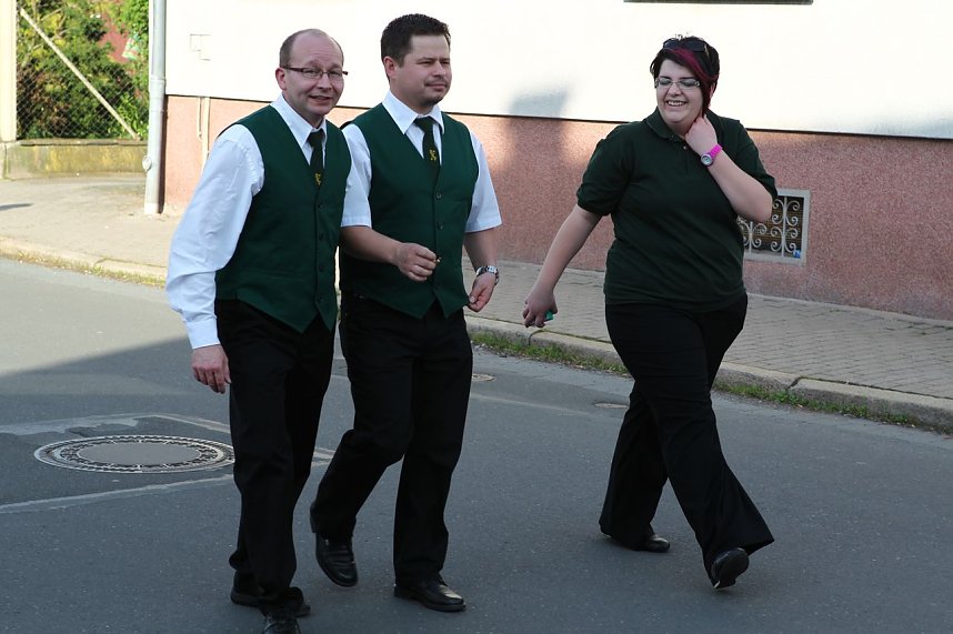 Maibaum in Bielen gesetzt