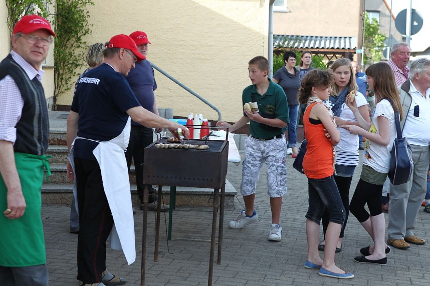 Maibaum in Bielen gesetzt