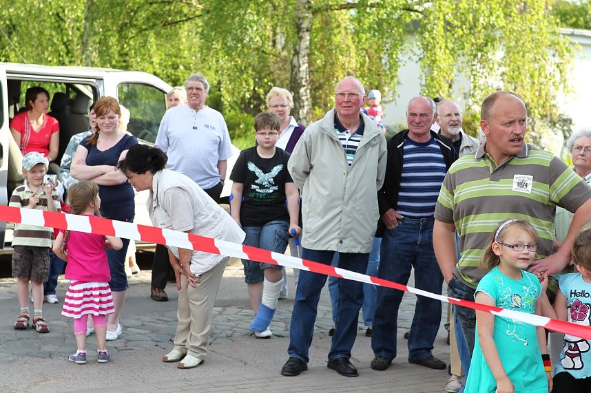 Maibaum in Bielen gesetzt